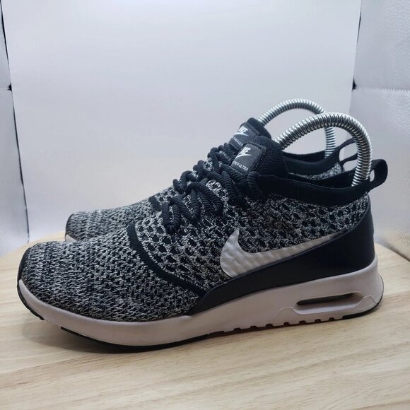 Nike Air Max Thea Ultra Flyknit Black & White Tennis Shoes Women's U.S Size 7.5 - Picture 3 of 7